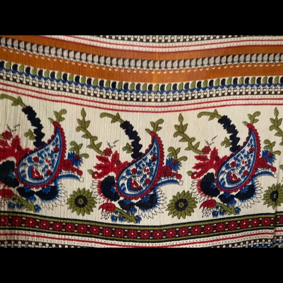 Lovely World Market V neck Tunic - Picture 4 of 4